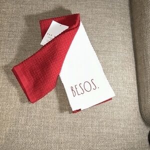 NWT RAE DUNN Home/Dining/Kitchen Hand Towels White/Red Abrazos/Besos/Amor